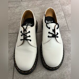 Dr. Martens White Leather Oxfords unisex W10/M9